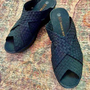 Bernie Mev. Black Woven Slides Sandals Wedges Size 8.5 - 9 EU 39